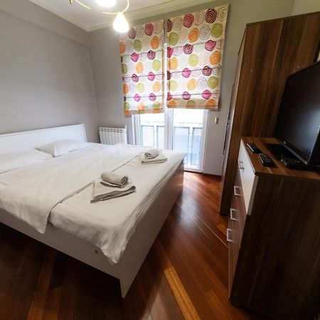 Lux Place Apartments Downtown Крагуевац Экстерьер фото