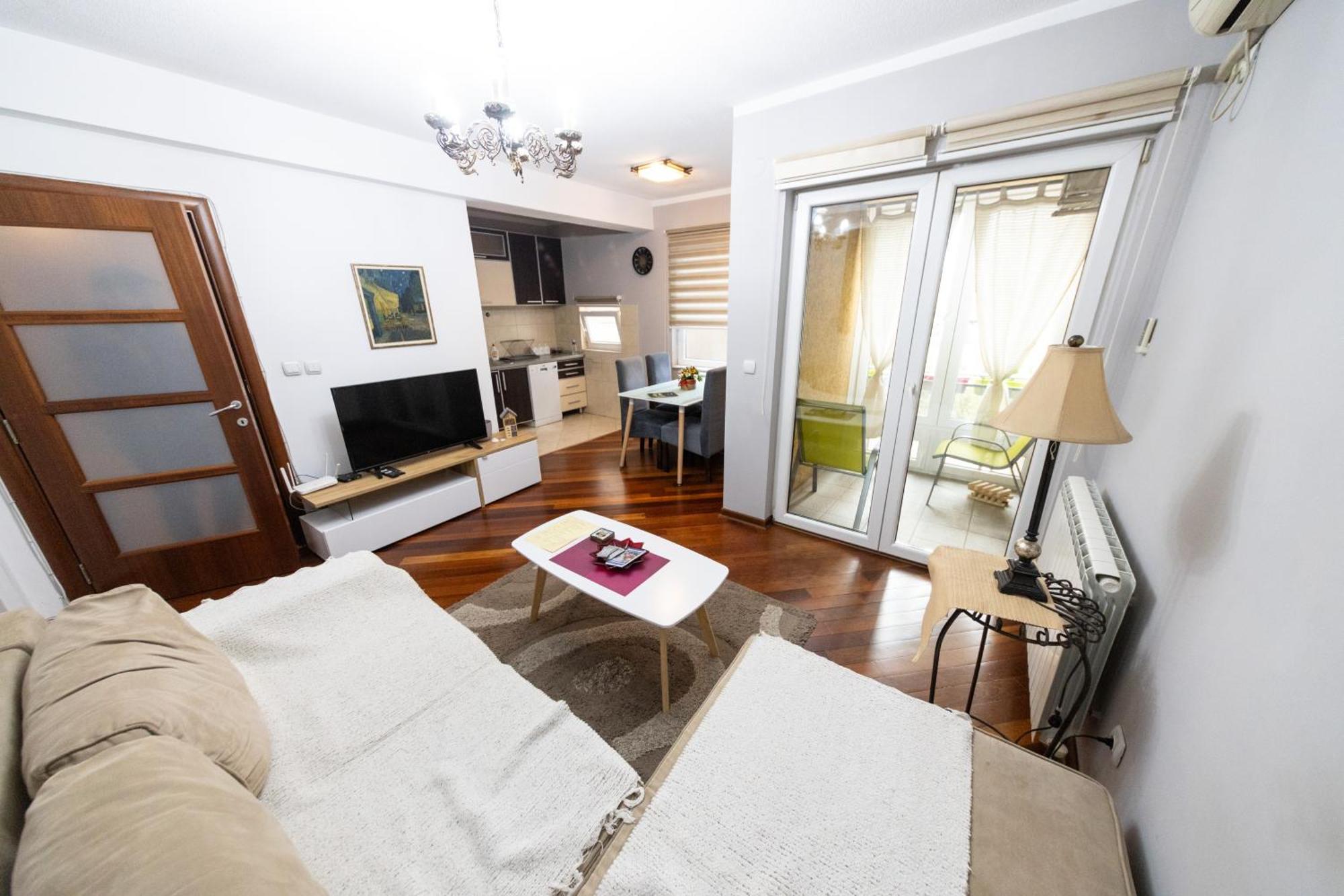 Lux Place Apartments Downtown Крагуевац Экстерьер фото